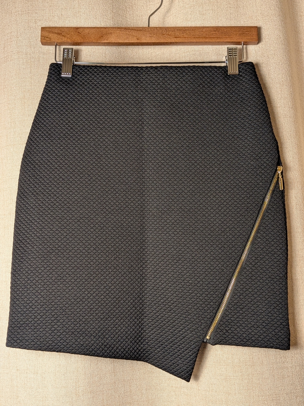Kensie Black Textured Asymmetrical Zip Mini Skirt XS Gold Zipper Office Core